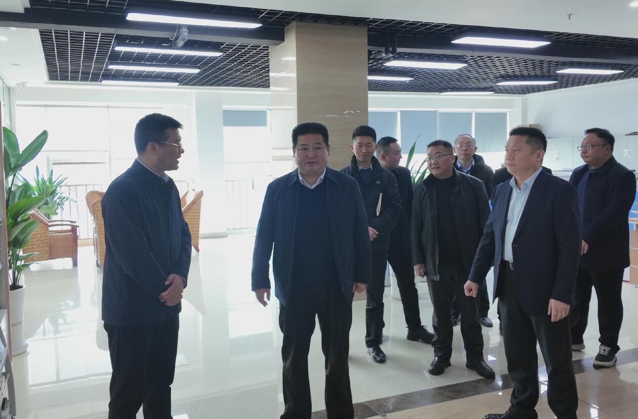 走访慰问.png